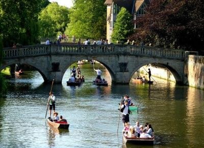 Río Cam pasando por los colleges de Cambridge
