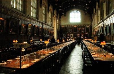 Comedor histórico de un college de Oxford