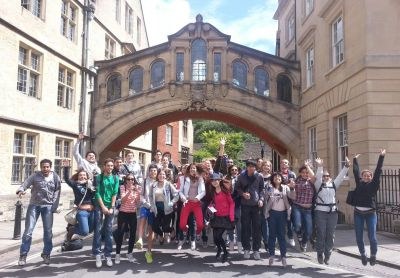 Estudiantes por las calles de Oxford